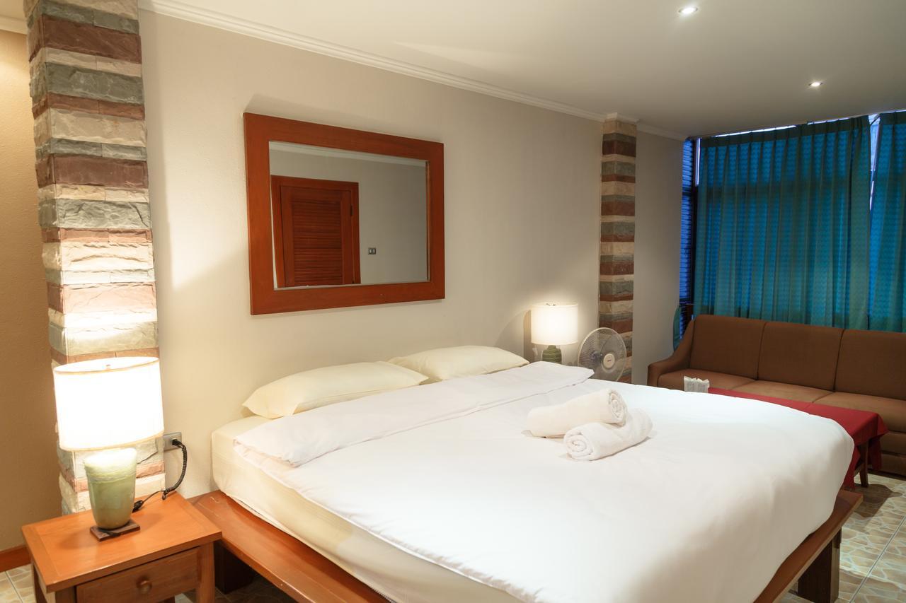 Avenue Beach Hotel Jomtien Beach Exterior photo