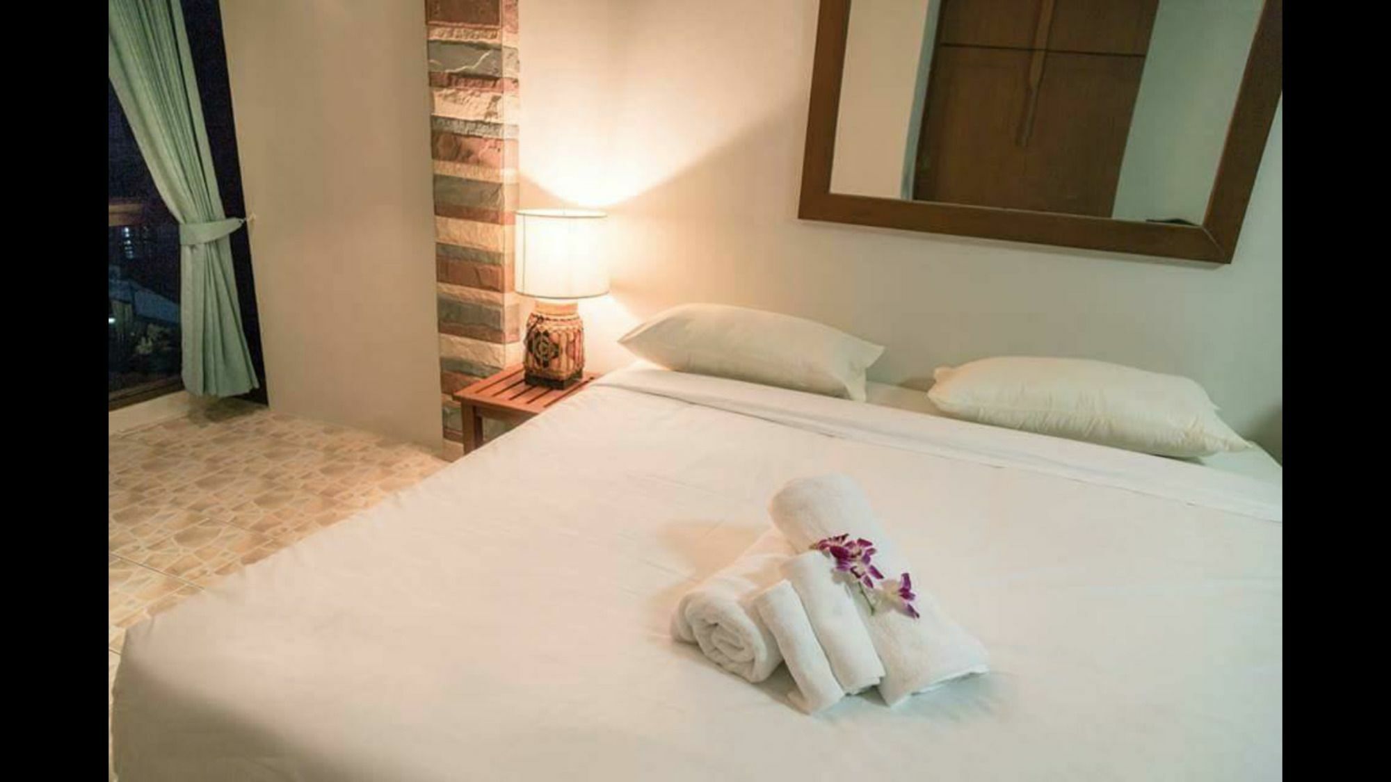 Avenue Beach Hotel Jomtien Beach Exterior photo